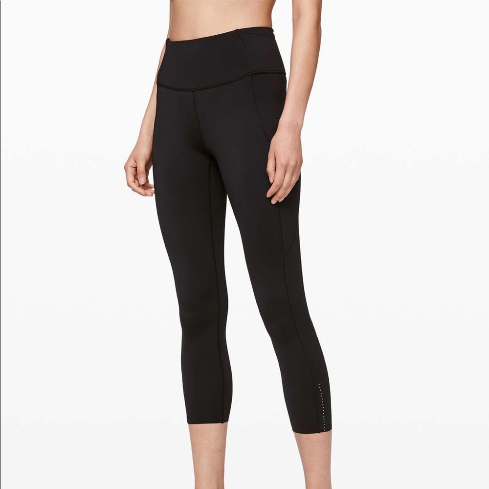 Fast and free High Rise Crop 23” Size 6 Black